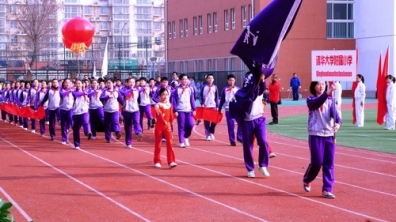 我校在西苑学区田径运动会中取得佳绩