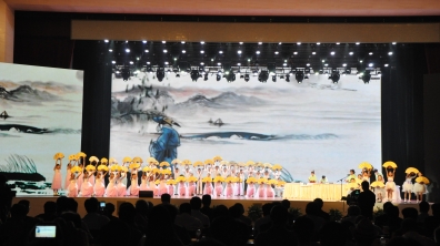清华附小合唱团参加“中国电视书法大赛”颁奖晚会