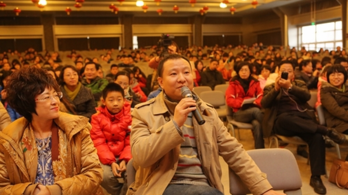 生命化教育倡导者张文质先生来我校进行家庭教育讲座