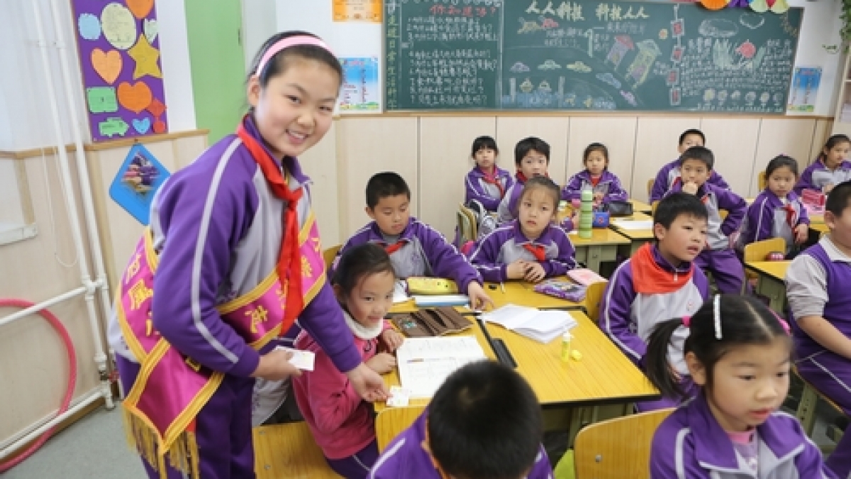 我校高年段学生开展感恩节活动