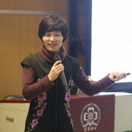 2013—2014学年度第二学期开学第二课：李曼丽、康叶钦老师讲座