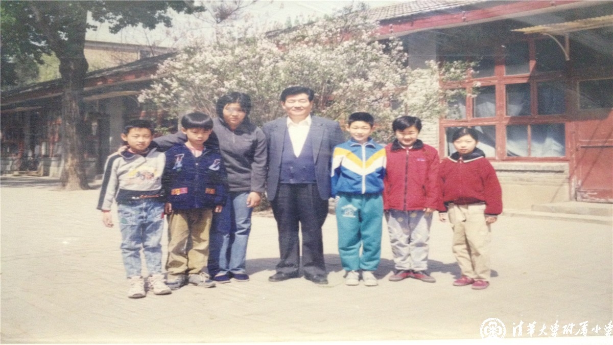 我校最早一批少年民族吹打乐队的小队员们