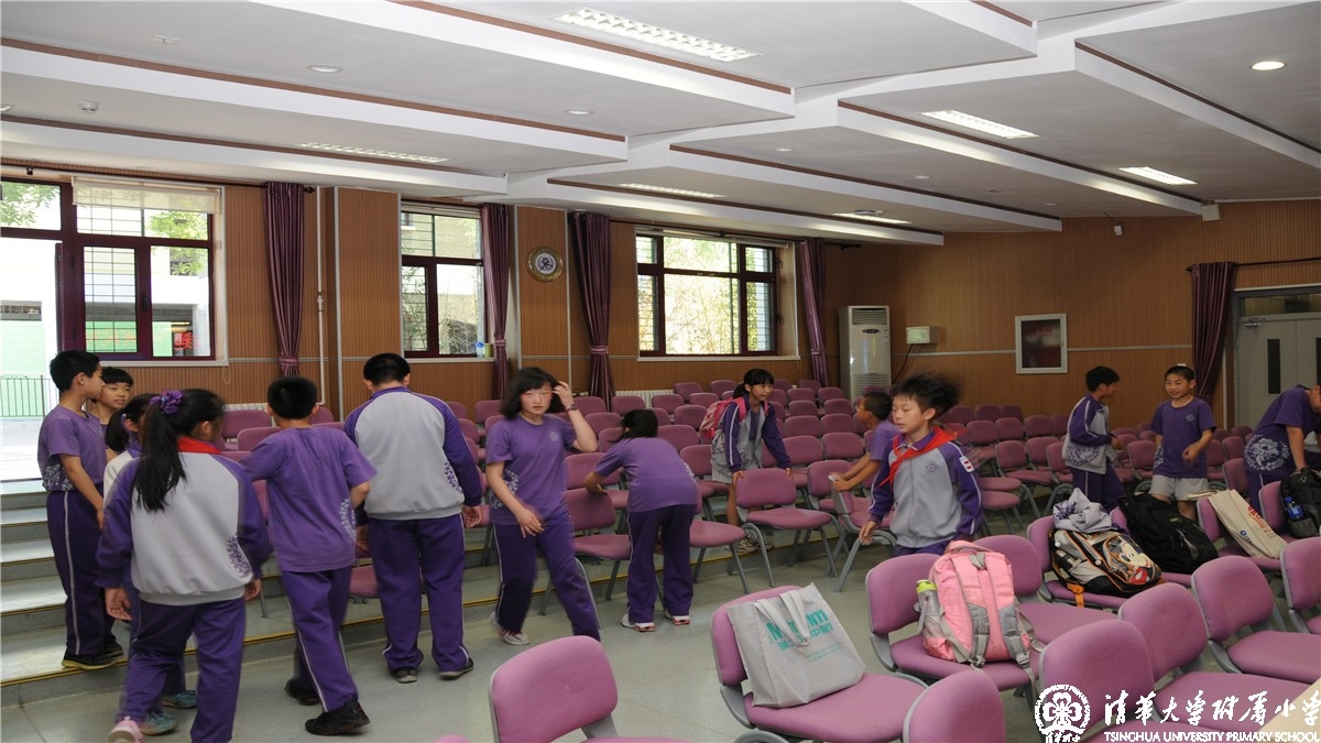 热烈欢迎我校“金帆民乐团”毕业团员返校