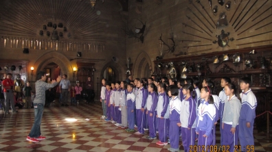 合唱团同学参加2012伦敦演出