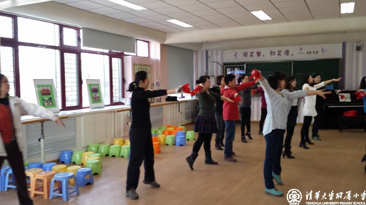 附小教师积极备战大学运动会