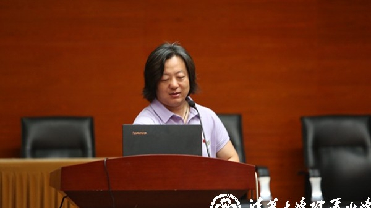 清华附小举行第一届“最具影响力教师“最具发展力教师”专业成长报告会