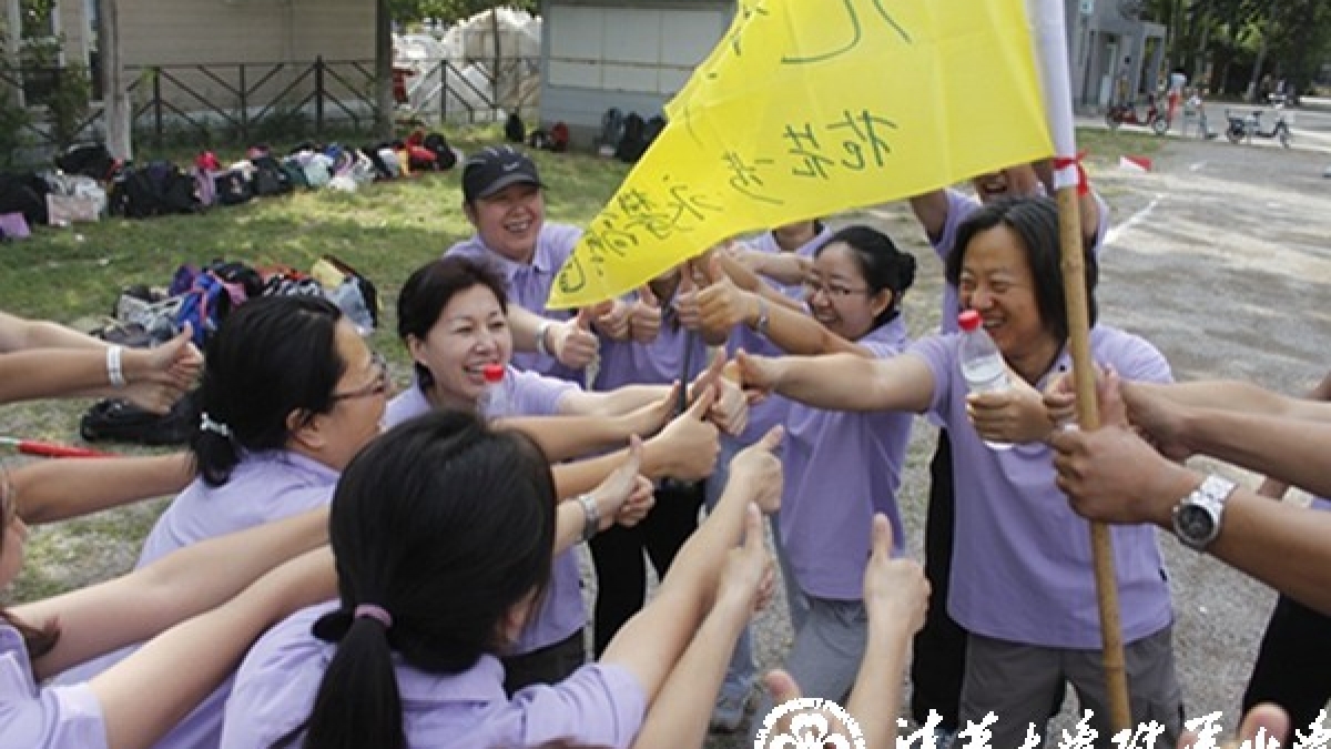 “认同百年文化，绽放教育激情”2014年清华附小青年教师暑期拓展培训成功举办