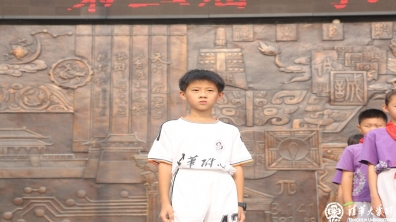 每周之星之我是升旗手——三7李俊杰