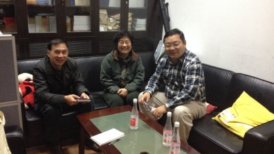 校友会联络组召开碰头会 研究征寻校友有关工作