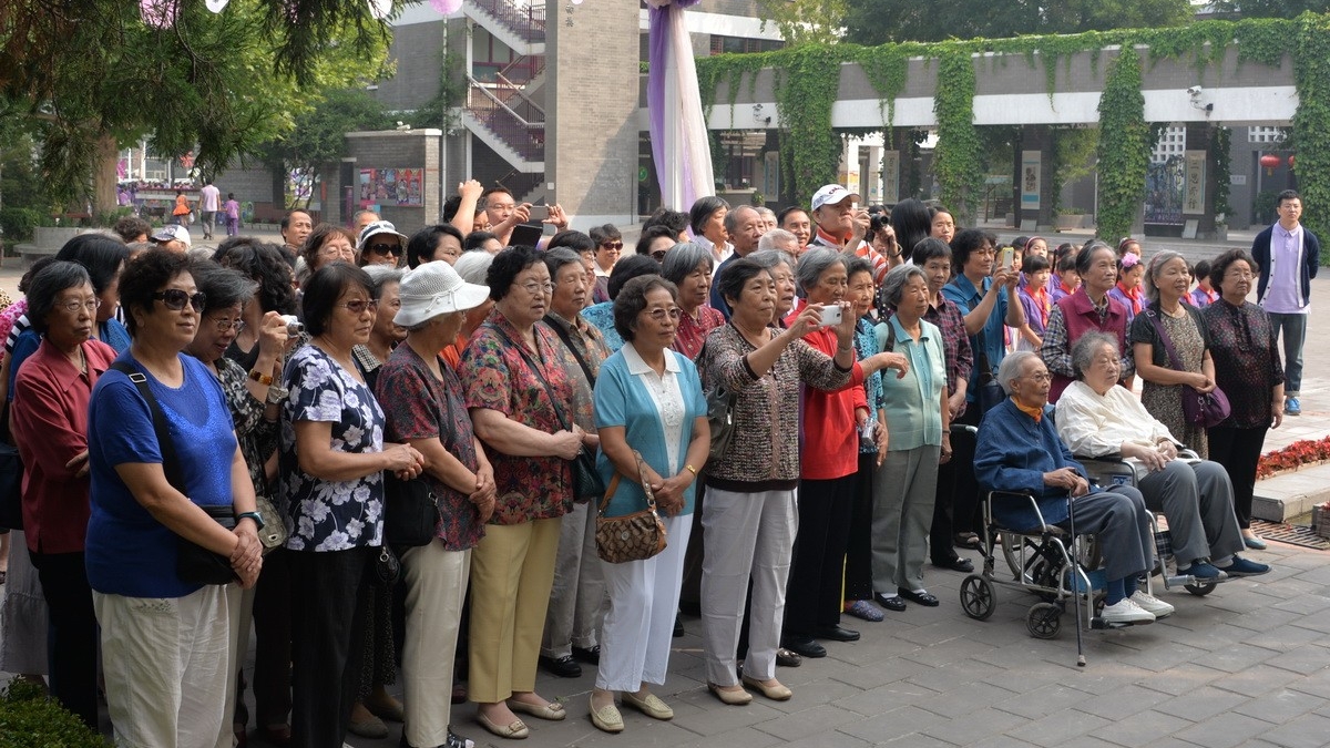 清华附小教师节暨老校长顾蔚云塑像揭幕仪式活动综述