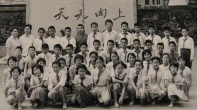 一张珍贵的老照片-访清华附小1976级学长们----屠镜睿(清华附小四年级在校生)