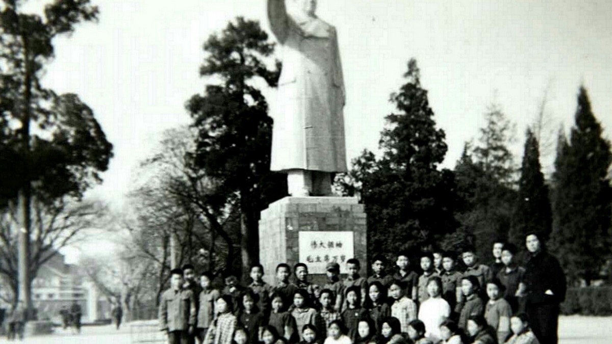 白杨树下的记忆----罗青（罗春霞）（清华附小1975届二班毕业生）