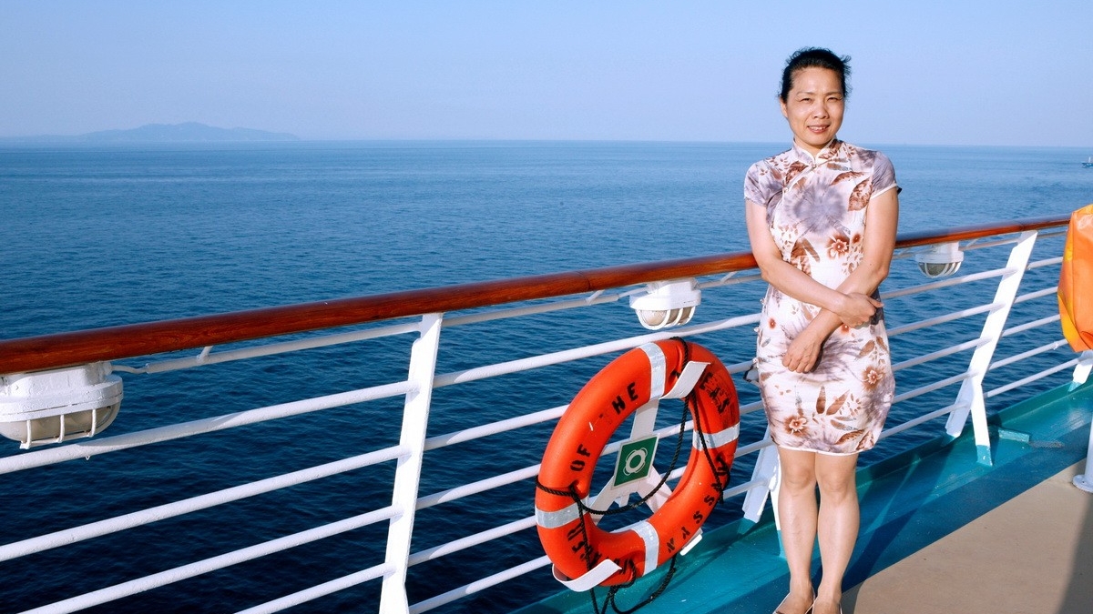 白杨树下的记忆----罗青（罗春霞）（清华附小1975届二班毕业生）