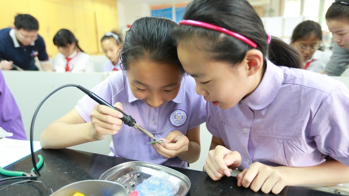 毕业修远课程之创新实践微研究——走进清华十大实验室探索世界的真相