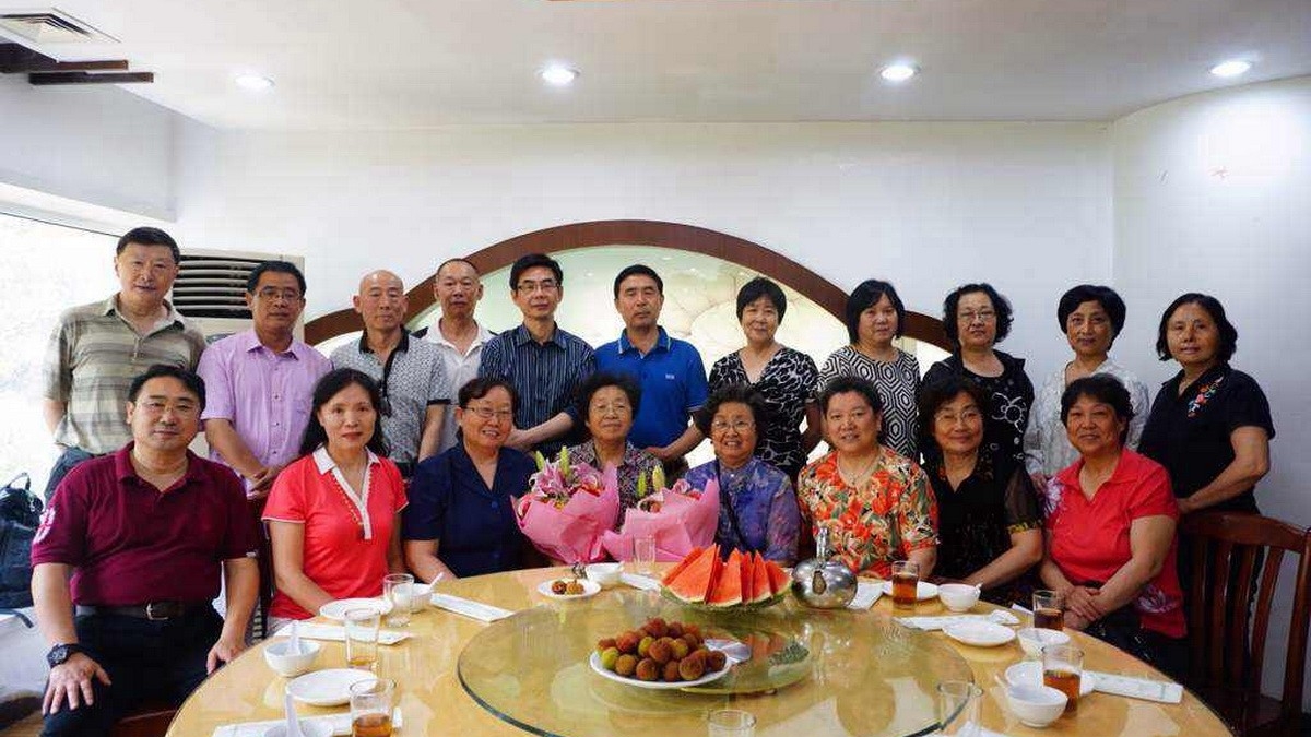 久违的团聚——清华附小68届5班聚会纪实