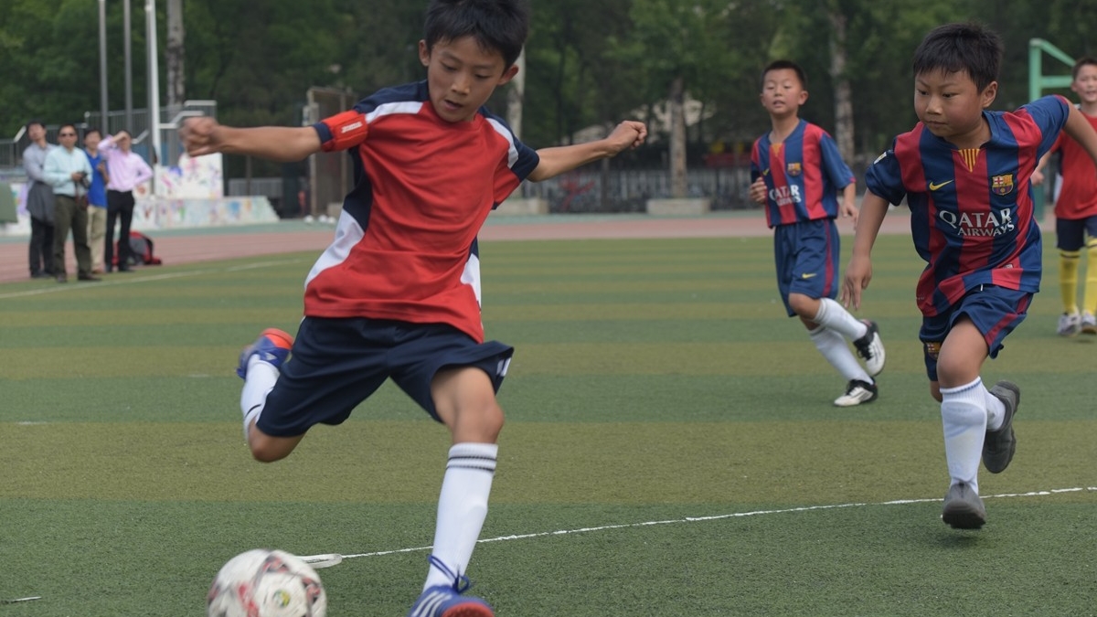 来年“马约翰杯”，我们再踢球！ 